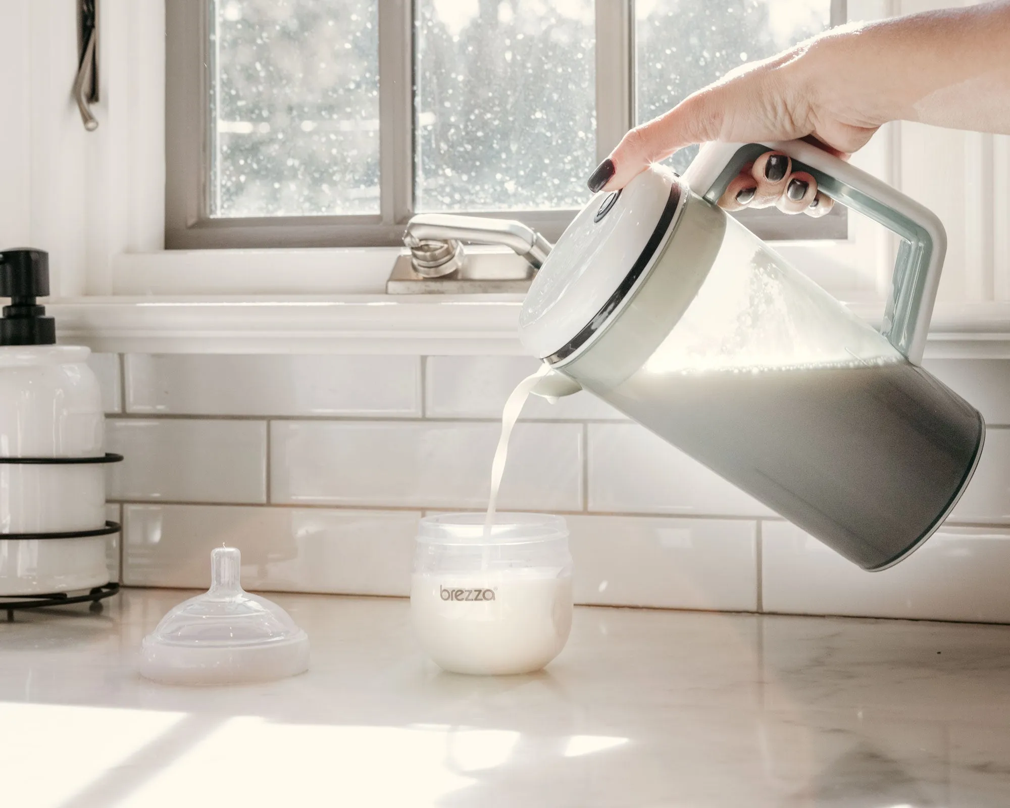 One Step Formula Mixing Pitcher