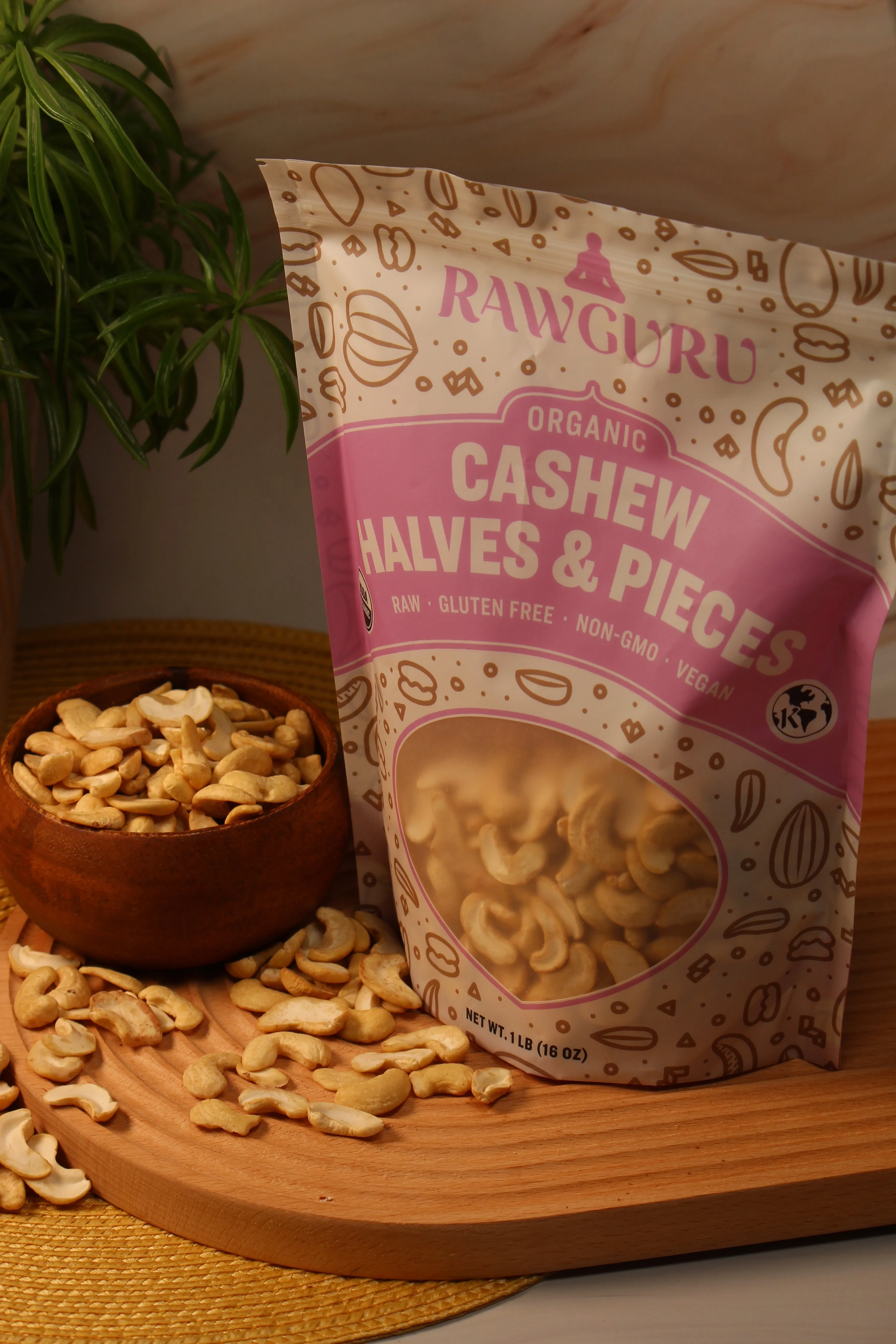 Raw Organic Cashew Halves | 16 oz